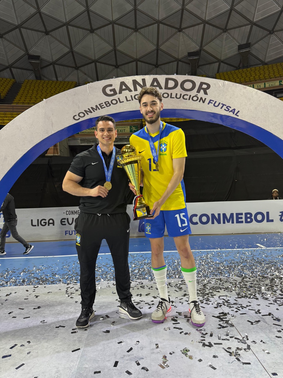 fixo Felipe Ritter e o médico Dr. Daniel Bohn, integrantes da ACBF